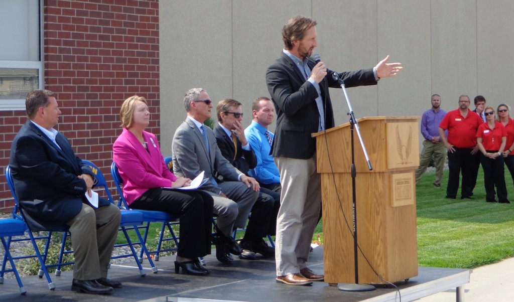Tom Hurlbert, CO-OP Architecture, thanks local contractors who swiftly turned his A-TEC Academy designs into reality.