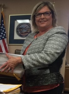 Lisa Furlong submits fake 18% rate cap petition, Pierre, South Dakota, 2015.11.05. Photo by Secretary of State's Office.