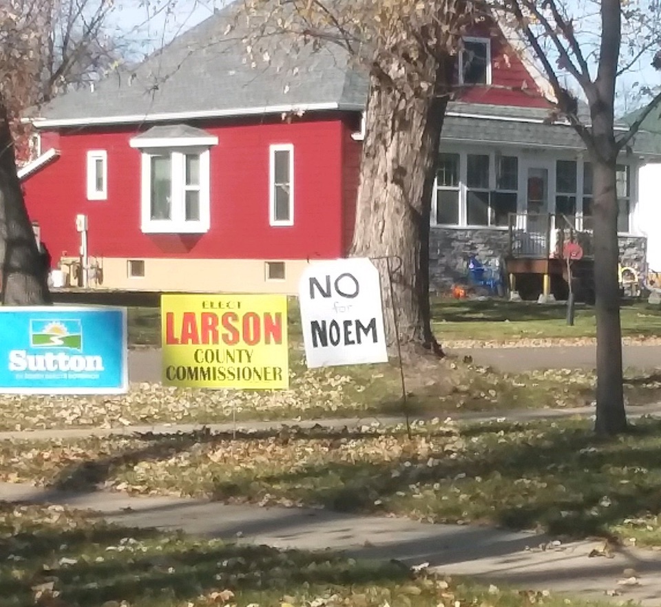 No Noem sign, Watertown, South Dakota; photo received by DFP 2018.10.31.
