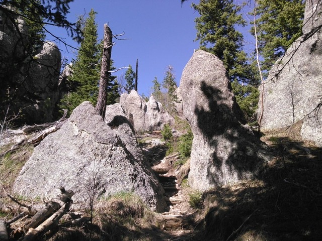 Rocky pass on Lost Cabin Trail