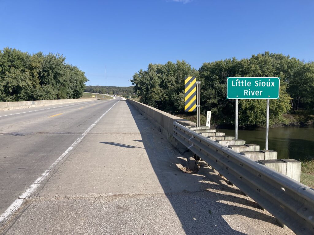 The Little SIoux River, on the north edge of Sioux Rapids, heading opposite my direction, back southwest toward the Missouri RIver.